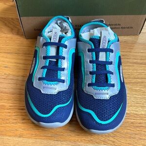 New in box Keen Knotch Tracer shoes
